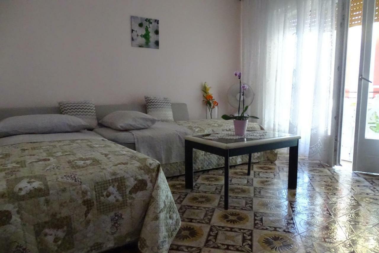 Apartment Parenzana Bibali 65 A 52460-Buje Kültér fotó