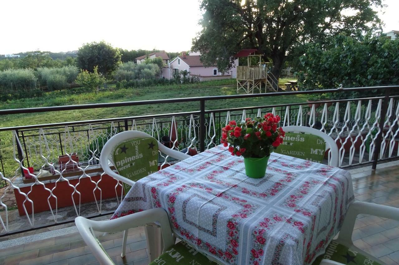 Apartment Parenzana Bibali 65 A 52460-Buje Kültér fotó